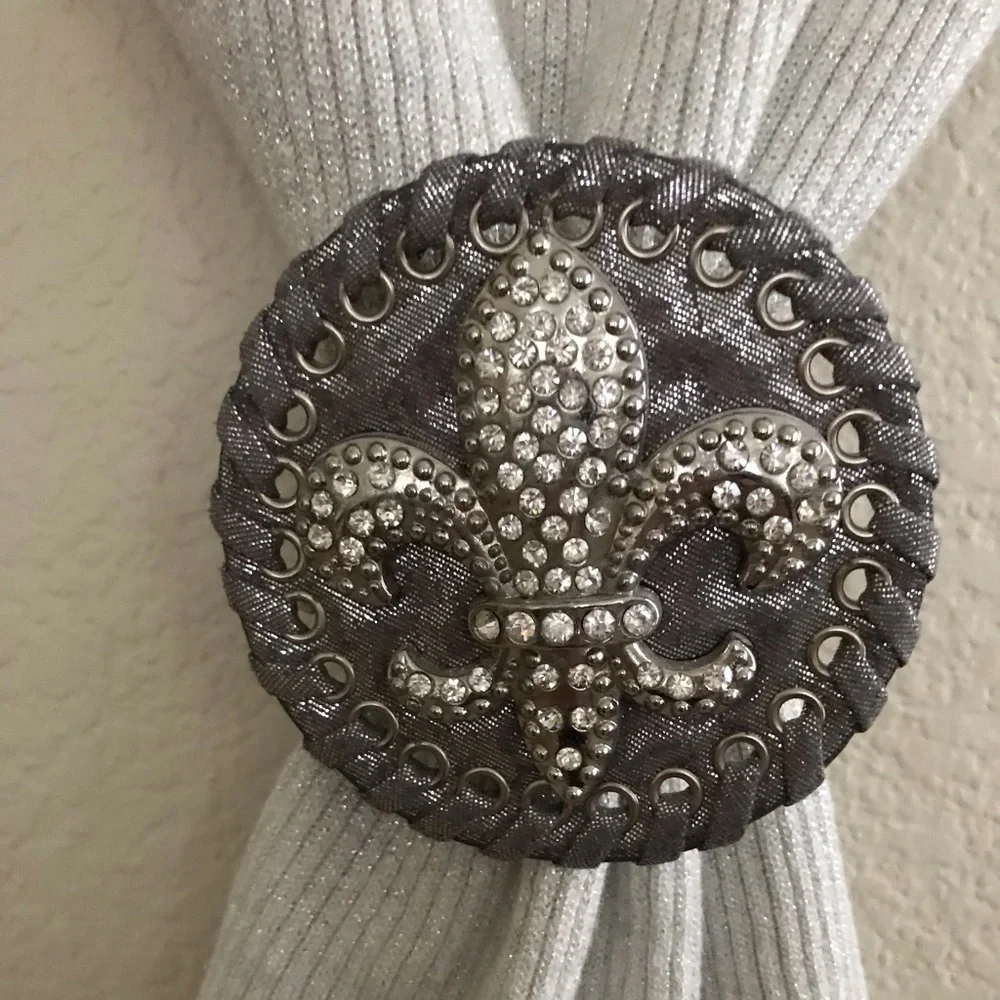 Fleur De Leis Belt in Silver - Picture 1 of 5